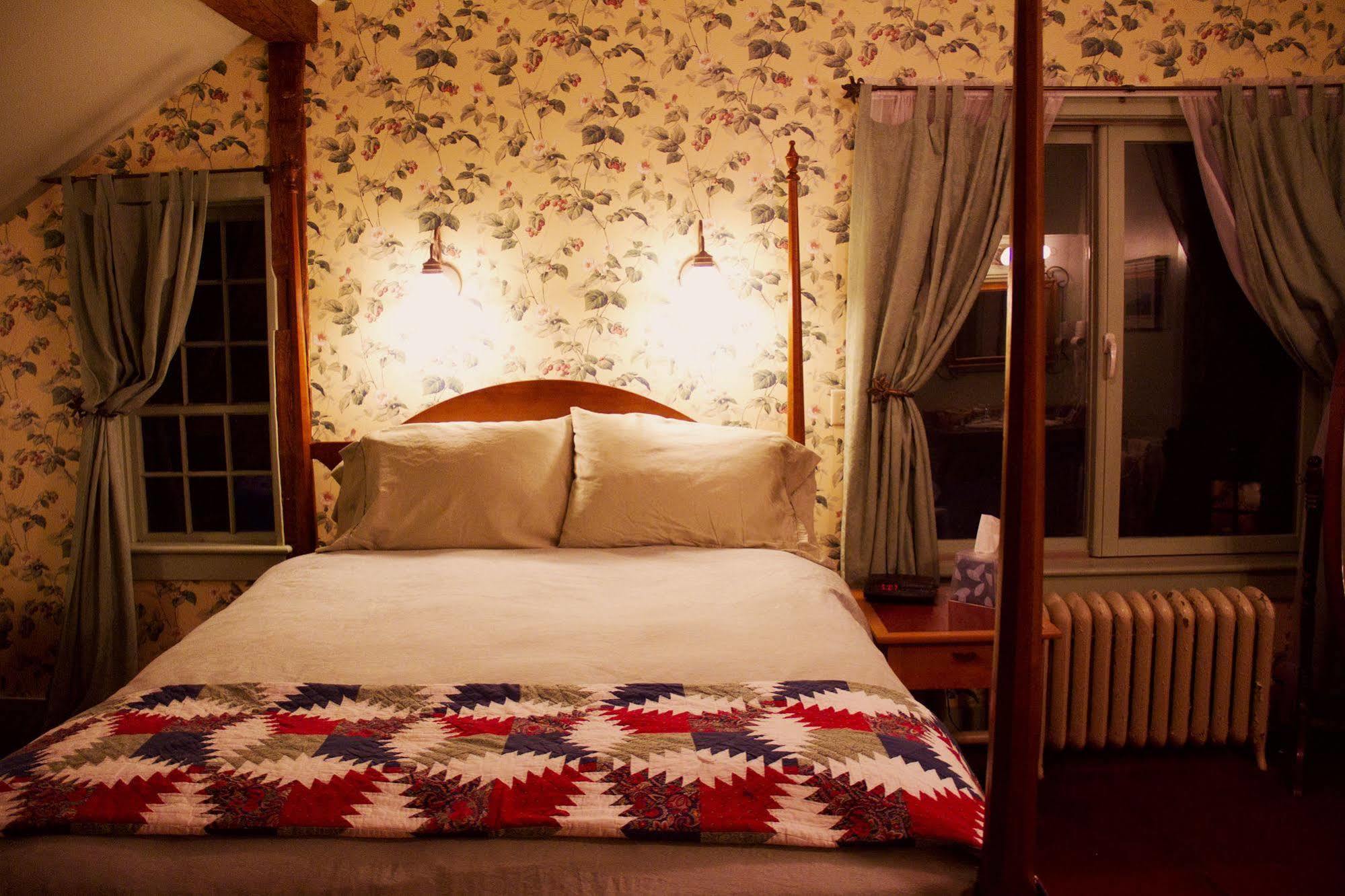 Inn At Baldwin Creek & Mary'S Restaurant Bristol Esterno foto